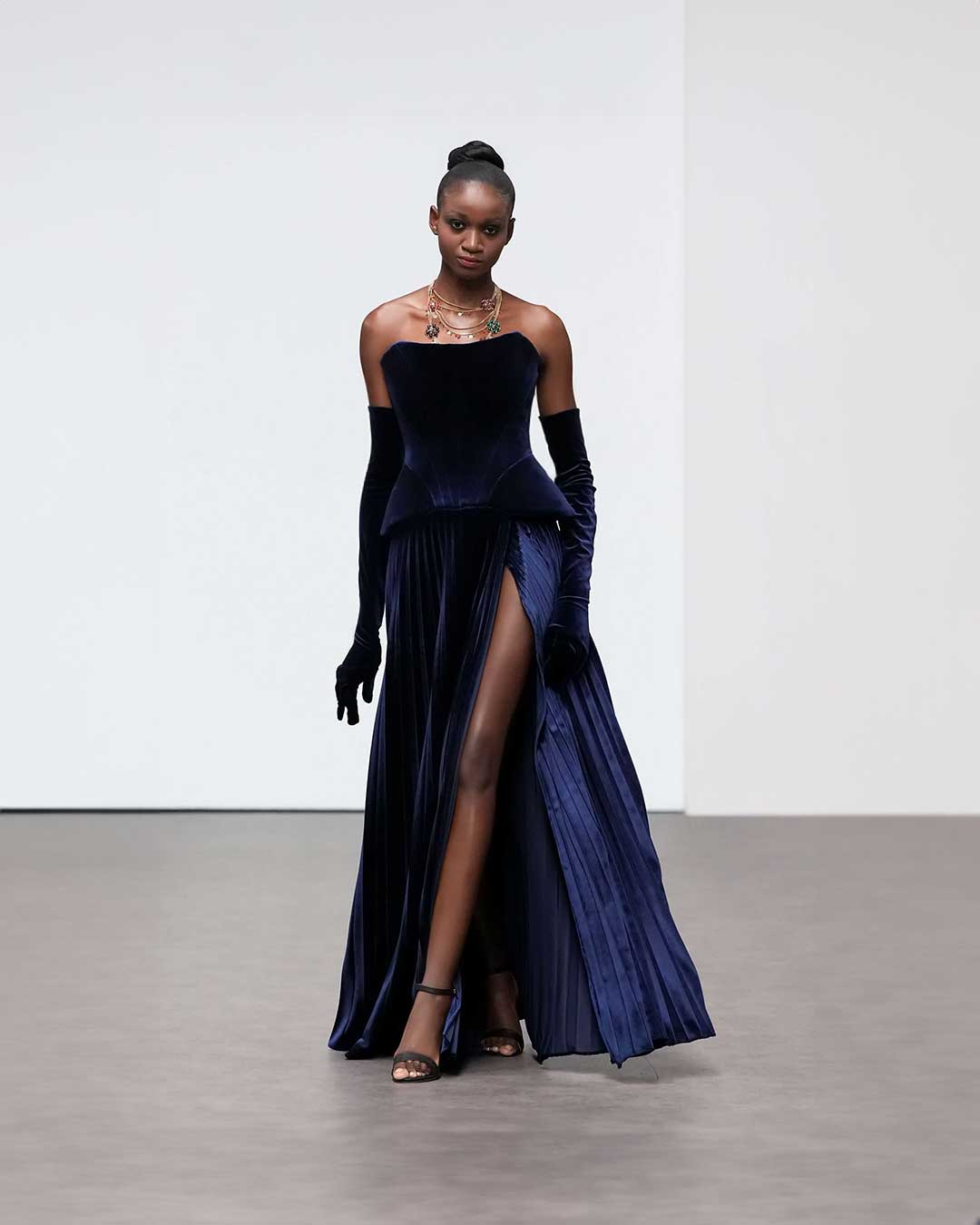 victorian mermaid dress Luxurious Velvet Blue Victorian Bustier with Mermaid Cut Skirt – Designers  & Us