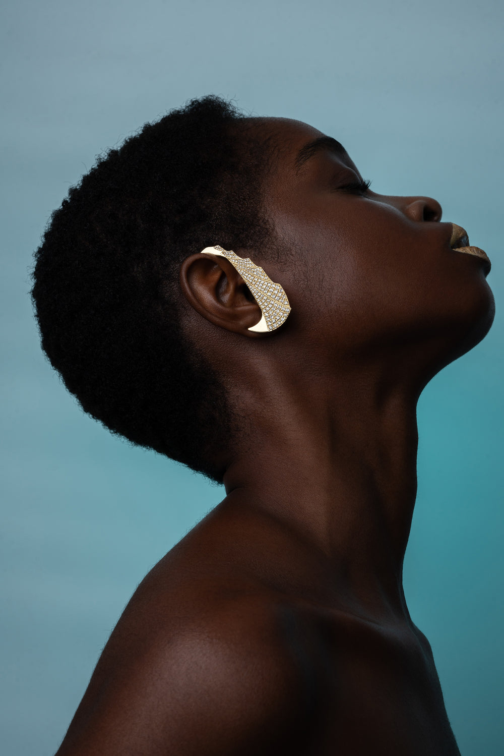 Radiant 18k Gold Diamond Round Cut Earrings - 2.50ct