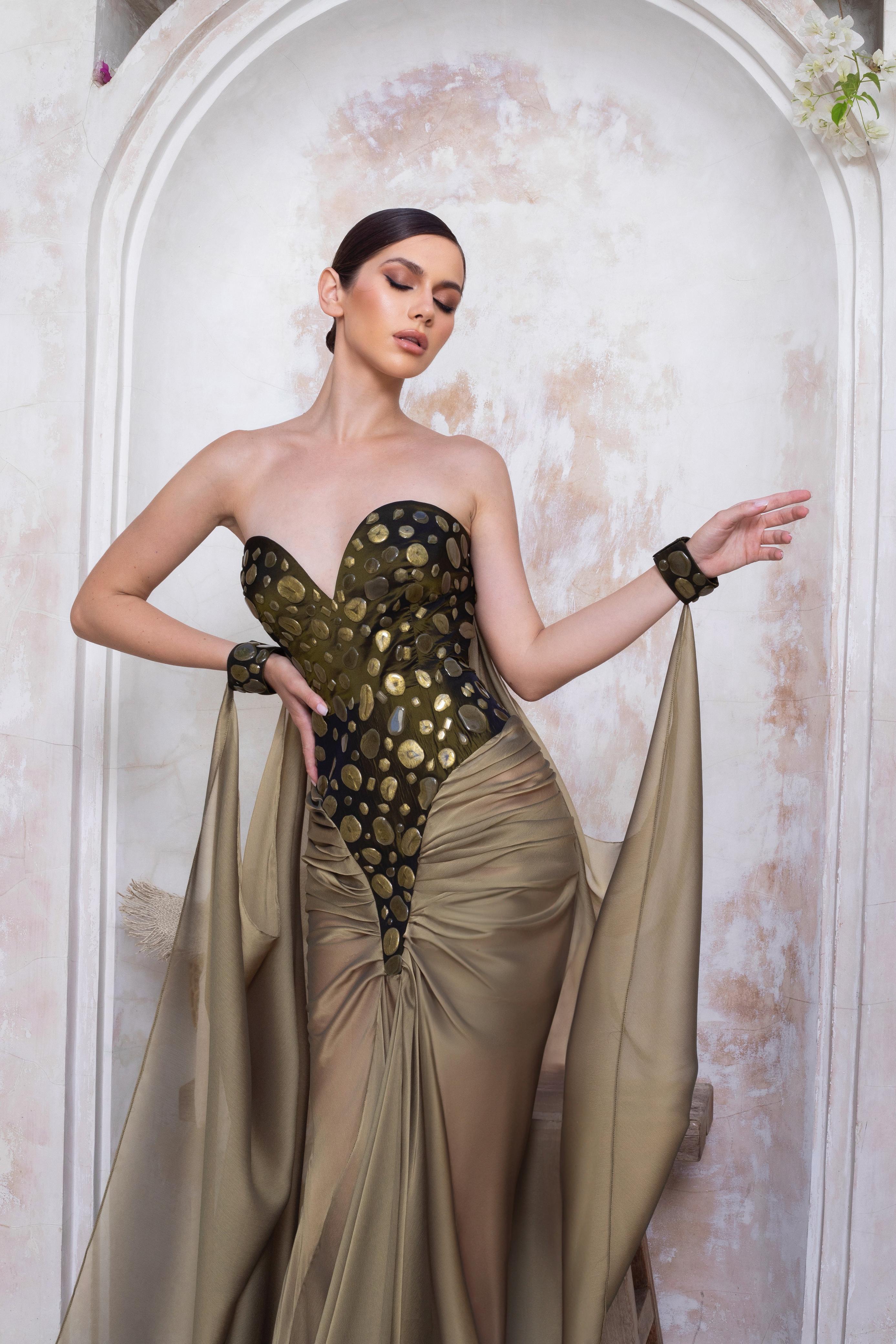 Golden Dusk Dress – Luxury Silk Maxi Gown with Sweetheart Neckline & Draped Train